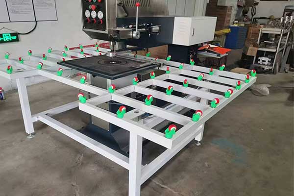 ماكينات تخريم الزجاج والوتر جت